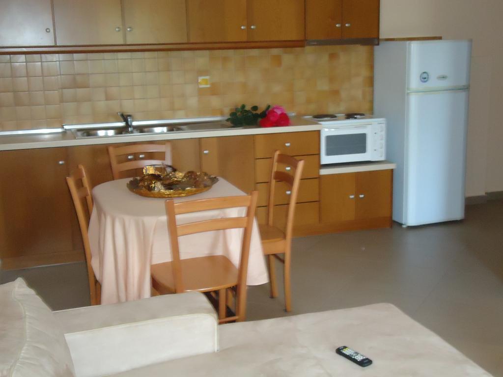 Almini Apartments Plataria Dış mekan fotoğraf